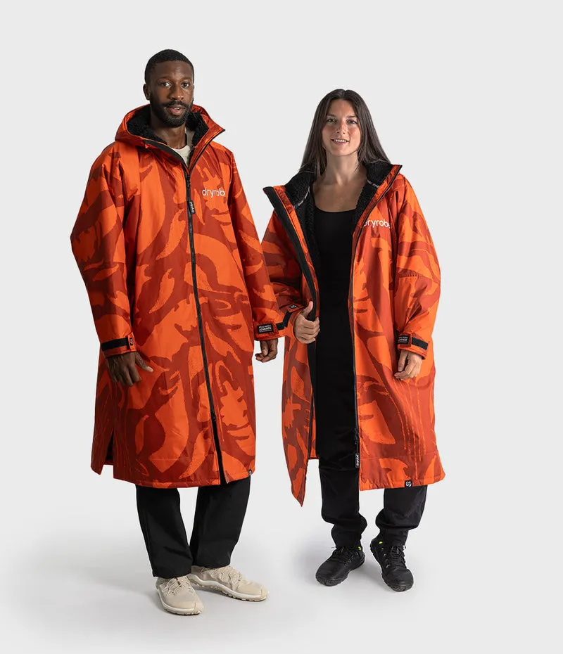 Two people wearing the Mosaic Palm Advance Changing Robe
